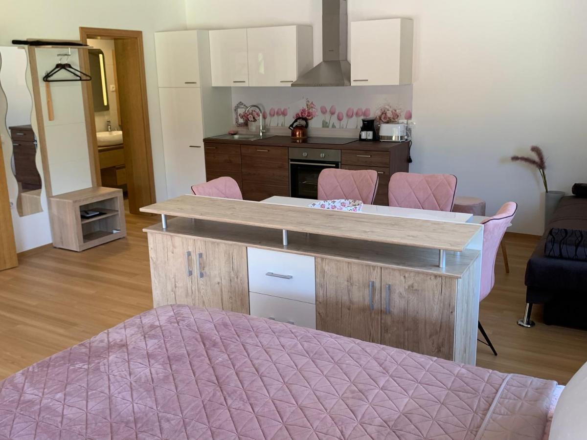 Apartmaji Pr' Nas Laško Eksteriør billede